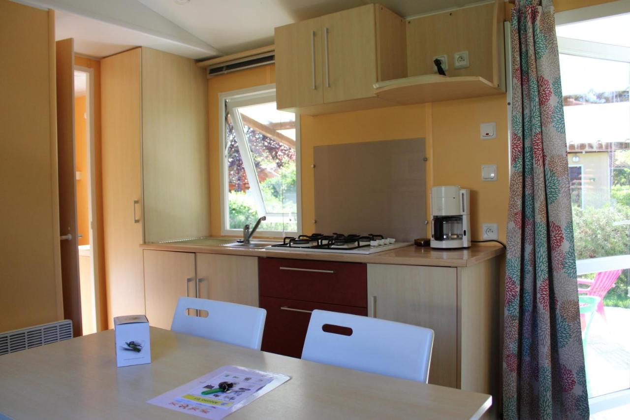 Camping Familial Paisible Avec Piscine, Mobil Home , Chalet, Studio & Emplacement Nue Casties-Labrande Luaran gambar