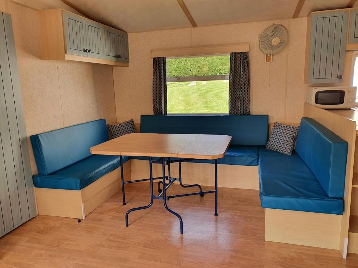 Camping Familial Paisible Avec Piscine, Mobil Home , Chalet, Studio & Emplacement Nue Casties-Labrande Luaran gambar