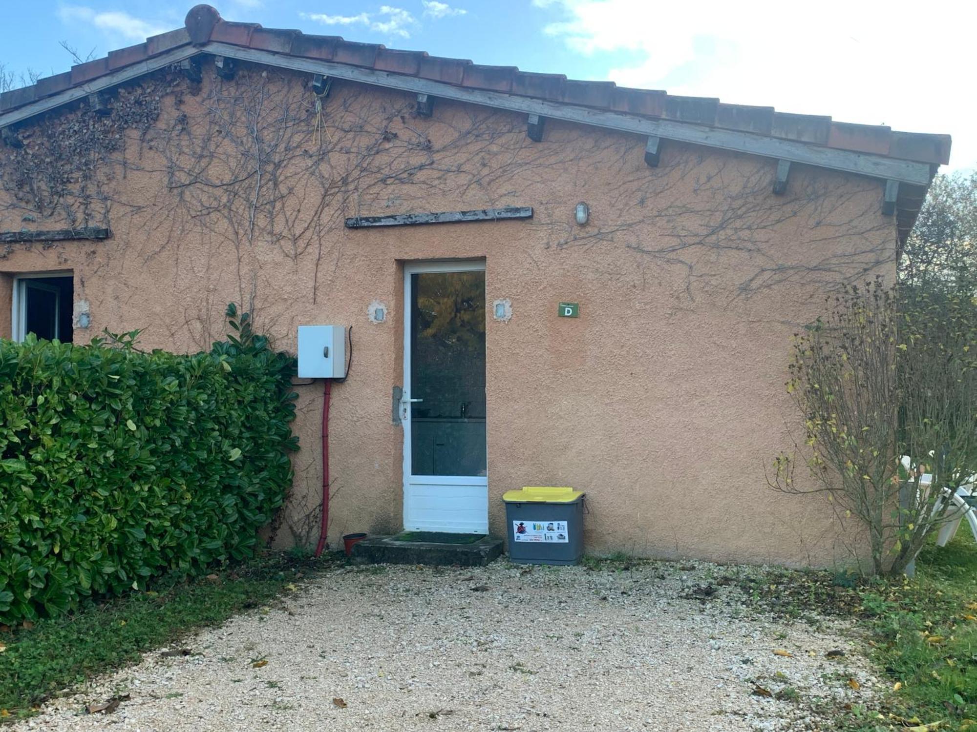 Camping Familial Paisible Avec Piscine, Mobil Home , Chalet, Studio & Emplacement Nue Casties-Labrande Luaran gambar
