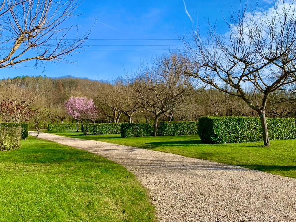 Camping Familial Paisible Avec Piscine, Mobil Home , Chalet, Studio & Emplacement Nue Casties-Labrande Luaran gambar