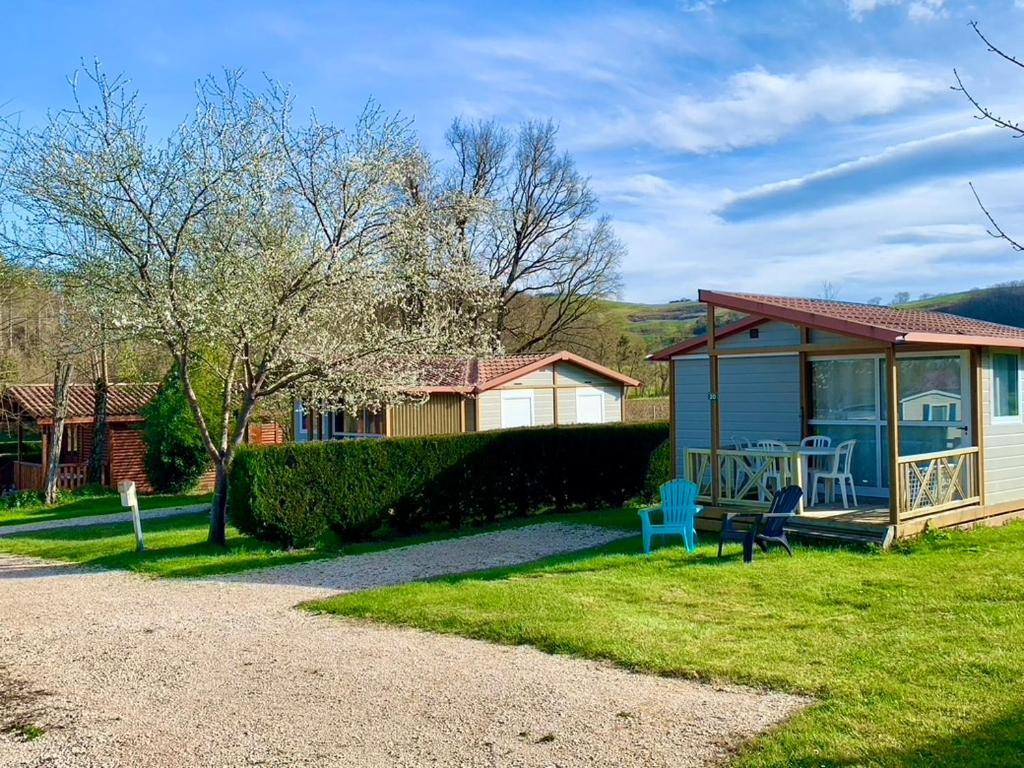 Camping Familial Paisible Avec Piscine, Mobil Home , Chalet, Studio & Emplacement Nue Casties-Labrande Luaran gambar