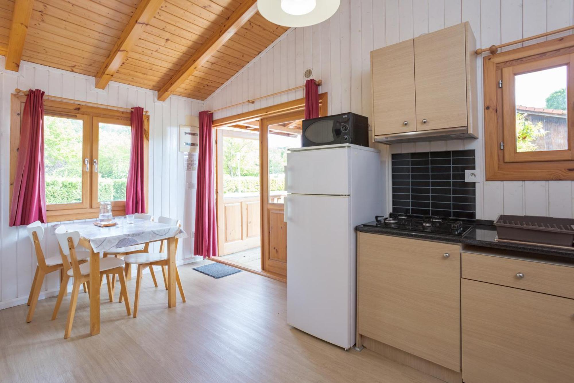 Camping Familial Paisible Avec Piscine, Mobil Home , Chalet, Studio & Emplacement Nue Casties-Labrande Luaran gambar