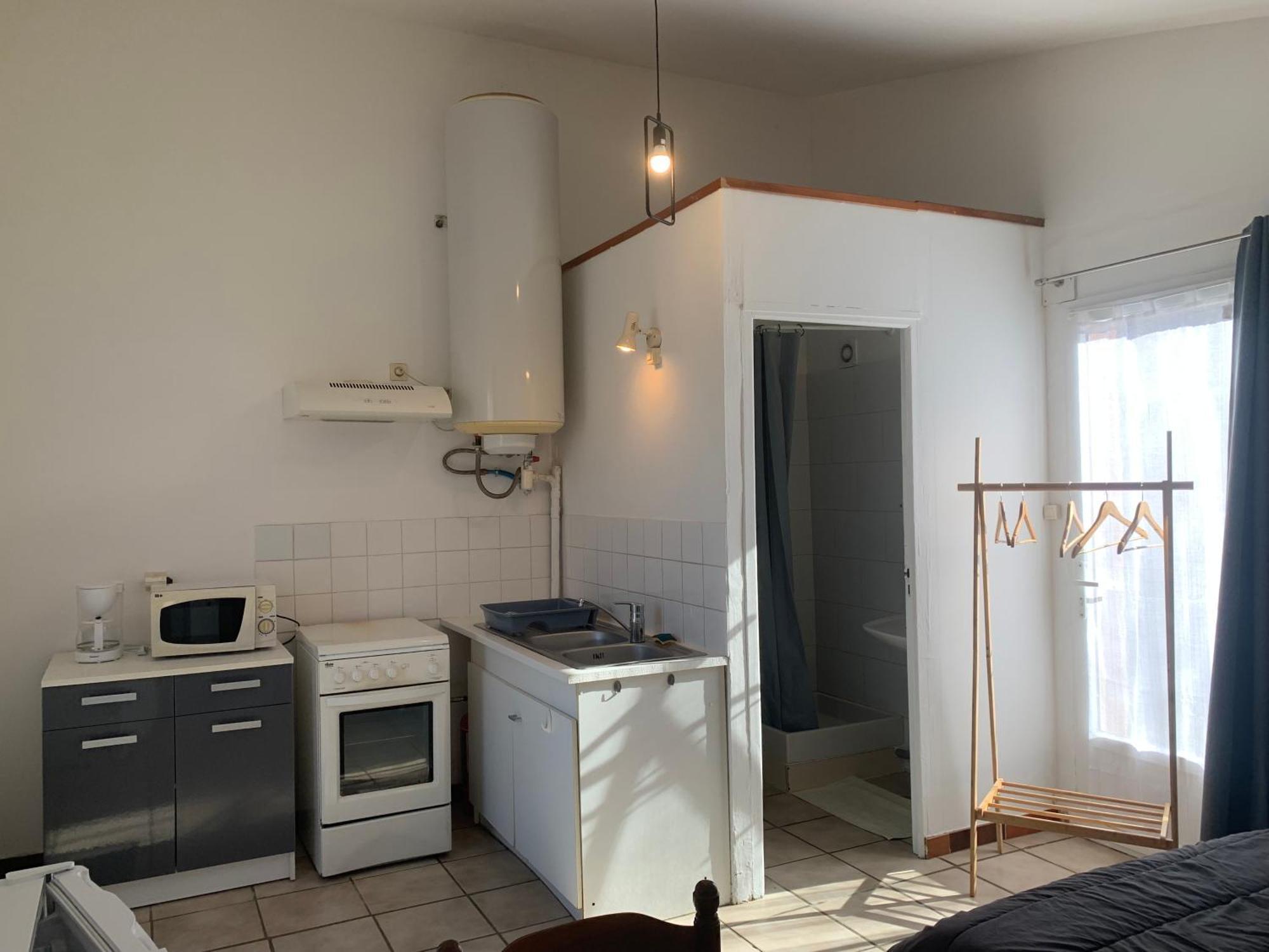 Camping Familial Paisible Avec Piscine, Mobil Home , Chalet, Studio & Emplacement Nue Casties-Labrande Luaran gambar