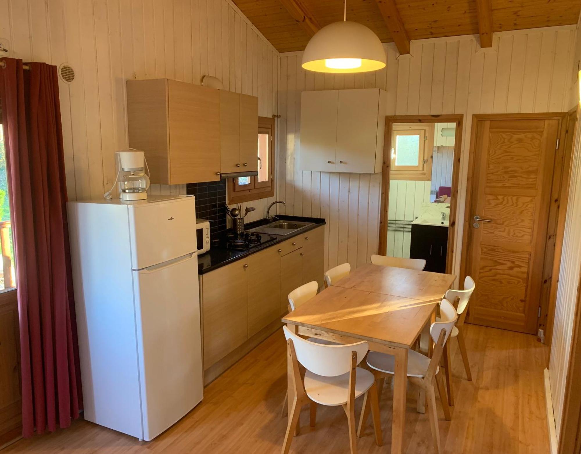 Camping Familial Paisible Avec Piscine, Mobil Home , Chalet, Studio & Emplacement Nue Casties-Labrande Luaran gambar