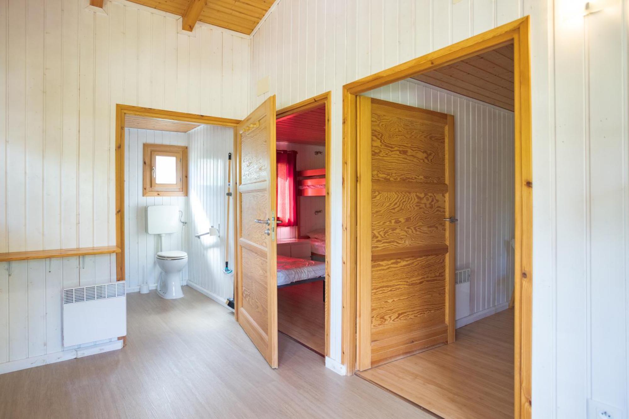 Camping Familial Paisible Avec Piscine, Mobil Home , Chalet, Studio & Emplacement Nue Casties-Labrande Luaran gambar