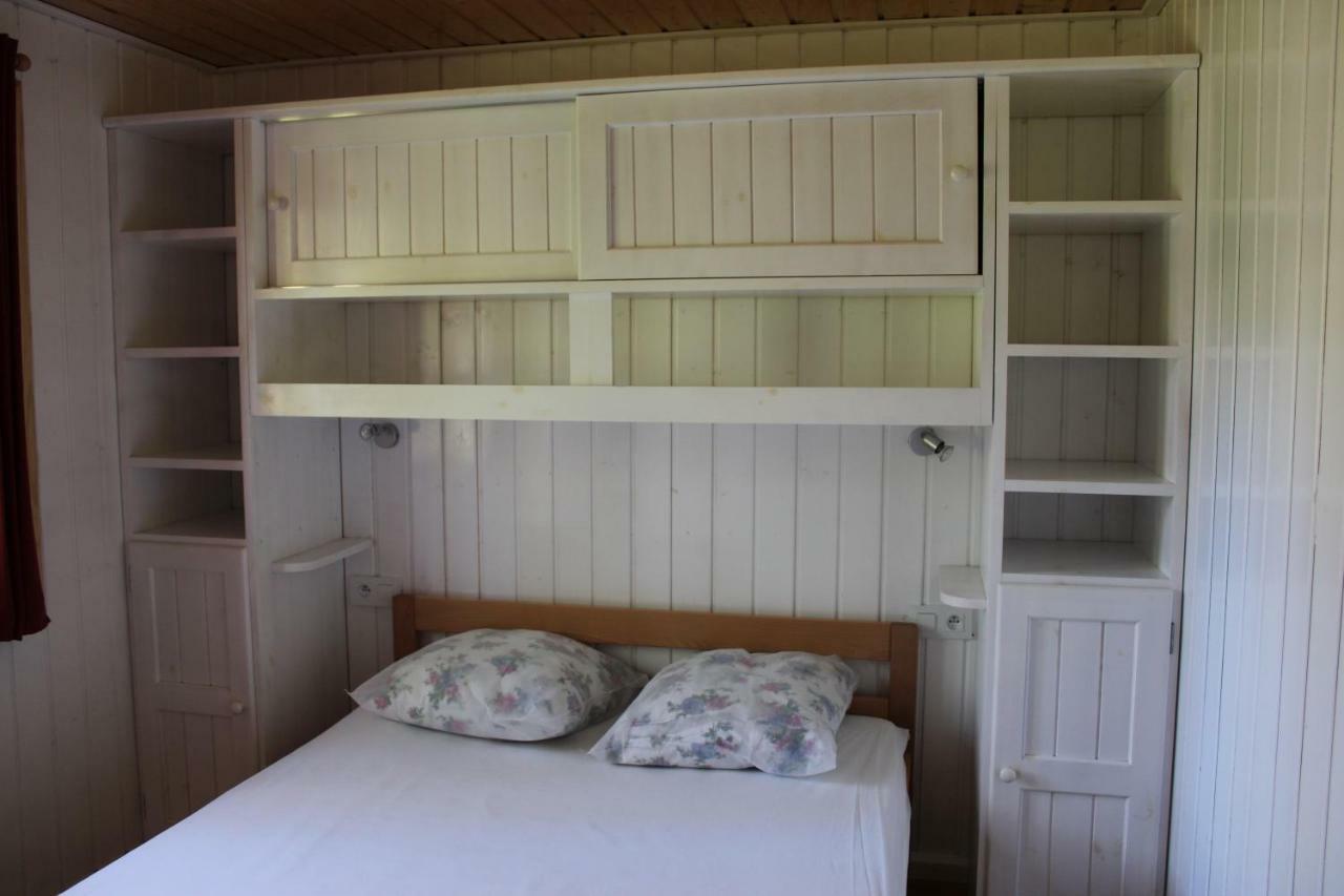 Camping Familial Paisible Avec Piscine, Mobil Home , Chalet, Studio & Emplacement Nue Casties-Labrande Luaran gambar