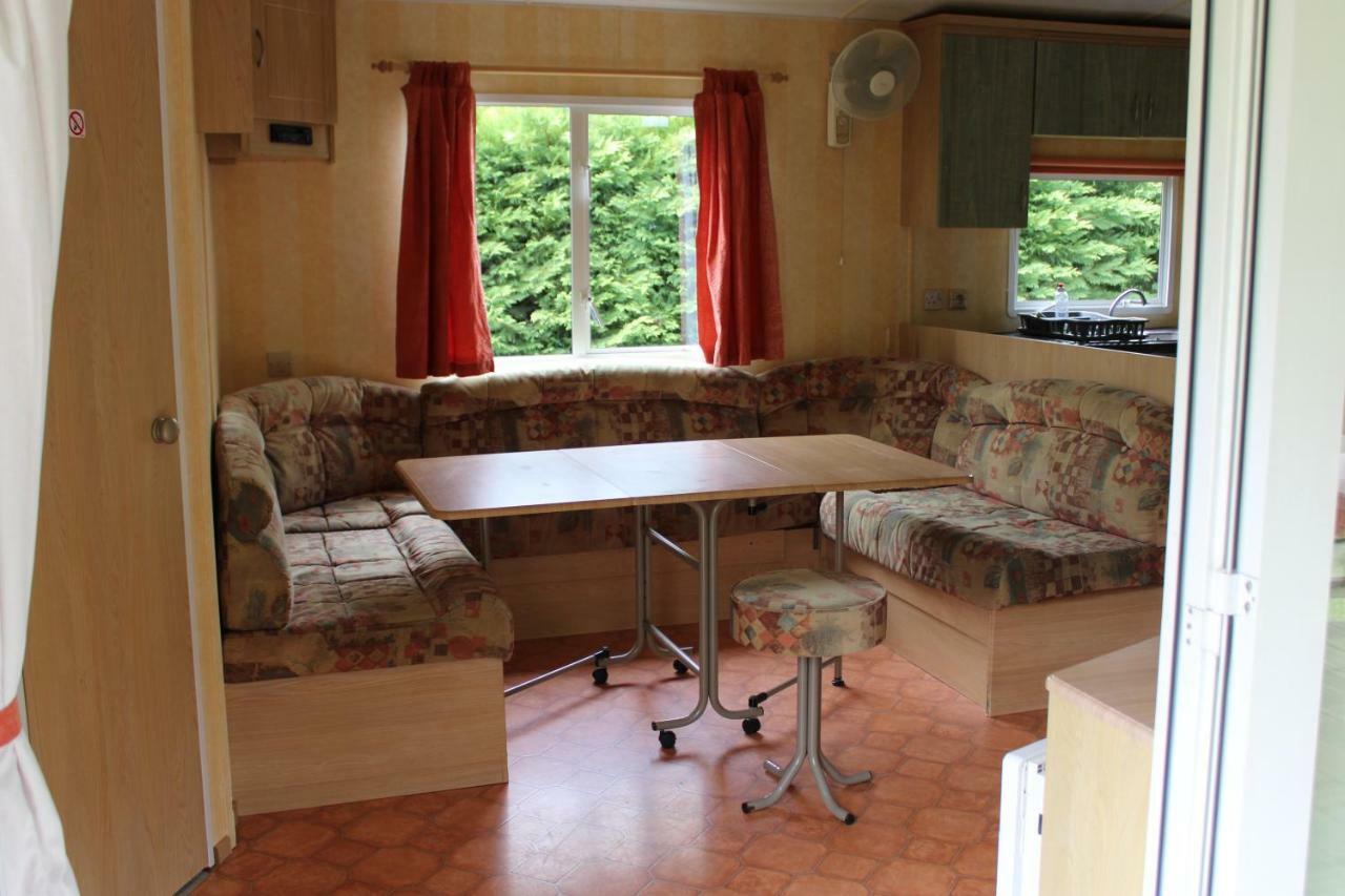 Camping Familial Paisible Avec Piscine, Mobil Home , Chalet, Studio & Emplacement Nue Casties-Labrande Luaran gambar