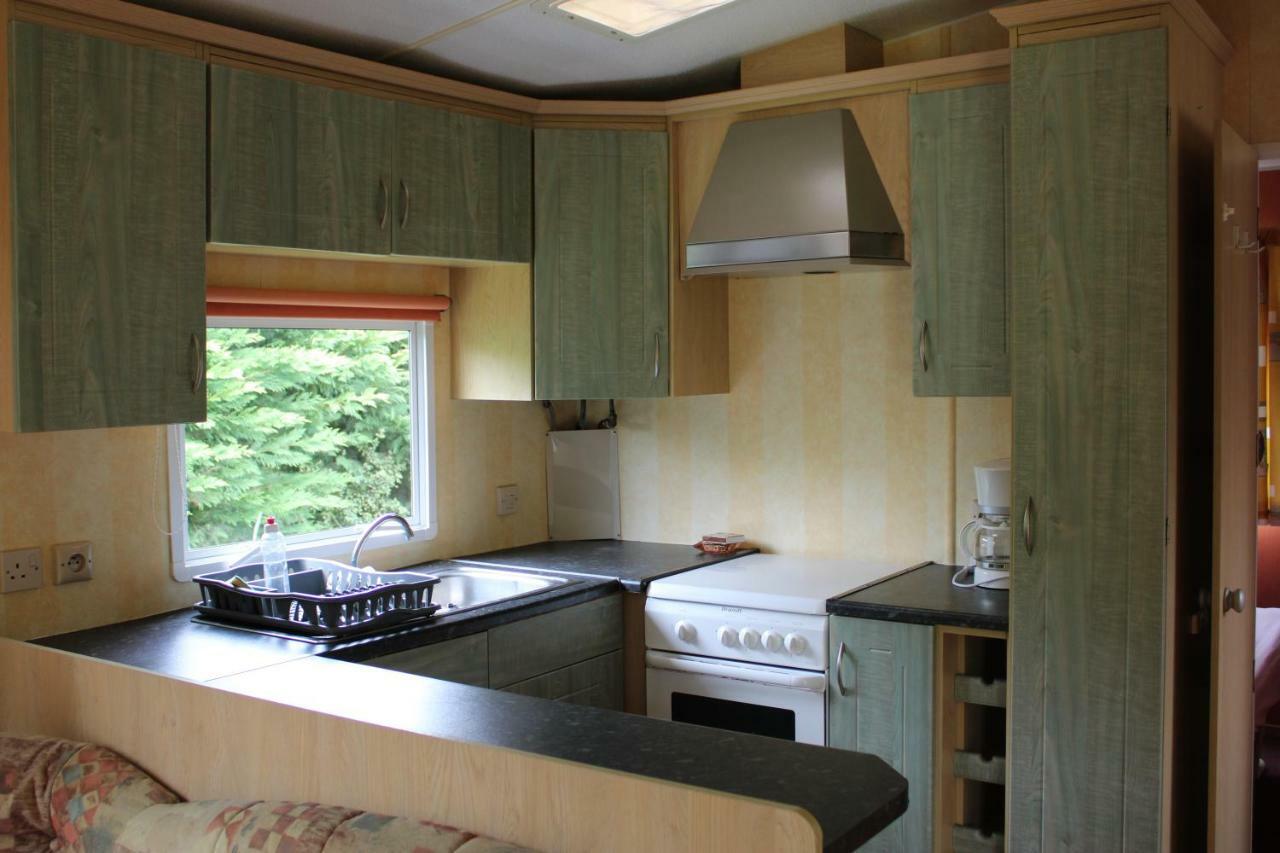 Camping Familial Paisible Avec Piscine, Mobil Home , Chalet, Studio & Emplacement Nue Casties-Labrande Luaran gambar